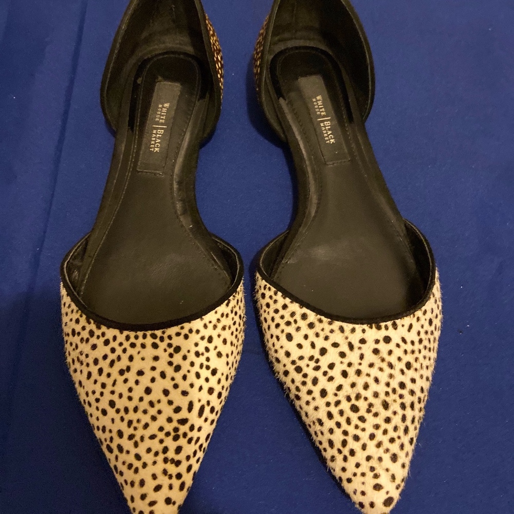 Black and White Flats